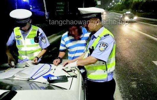 男子酒驾出事现场喝两口想逃避，法律严惩不贷